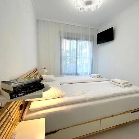 Punta Glea - Bajo Con Jardin Y Vista Al Mar. Apartamento