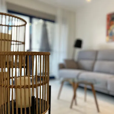 Punta Glea - Bajo Con Jardin Y Vista Al Mar. Apartamento *